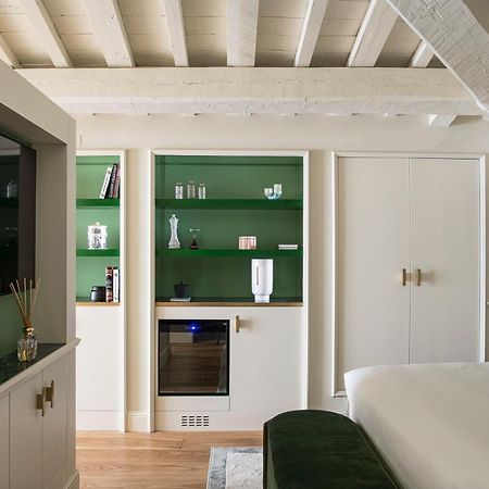 Hotel La Gemma Φλωρεντία Εξωτερικό φωτογραφία The interior of a flat at the top of the building