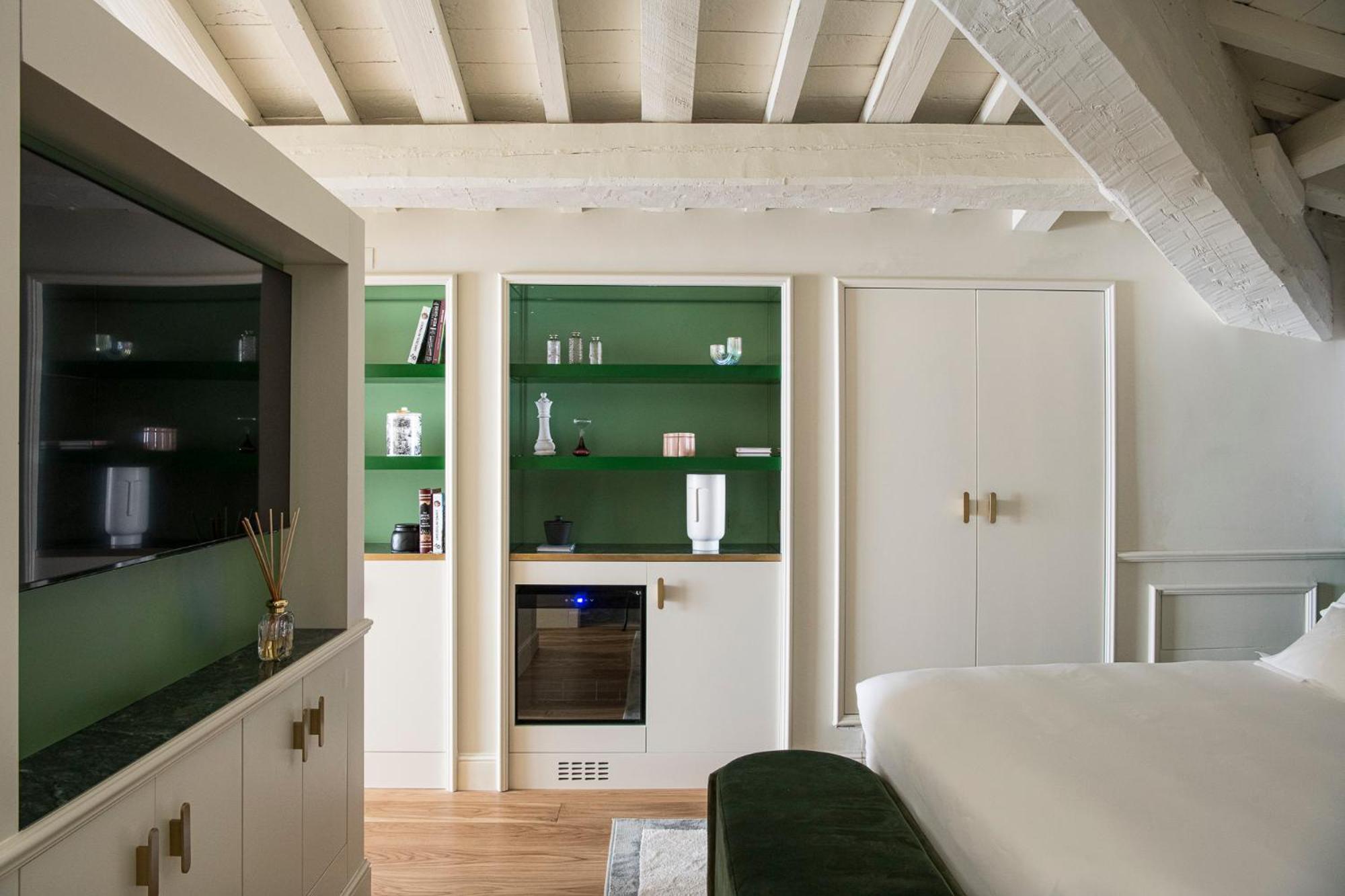 Hotel La Gemma Φλωρεντία Εξωτερικό φωτογραφία The interior of a flat at the top of the building